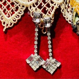 VINTAGE PIERCED DANGLING RHINESTONE EARRINGS 2”